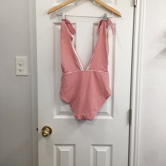 Chic swimsuit - Picture 3 of 3